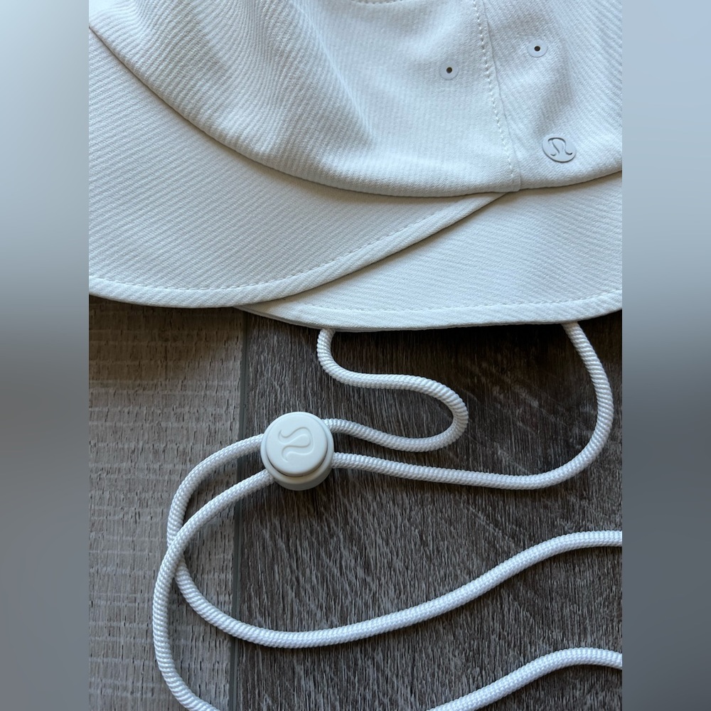 Lululemon Wide-Brim Bucket Hat with Strap in White Opal - Picture 5 of 8